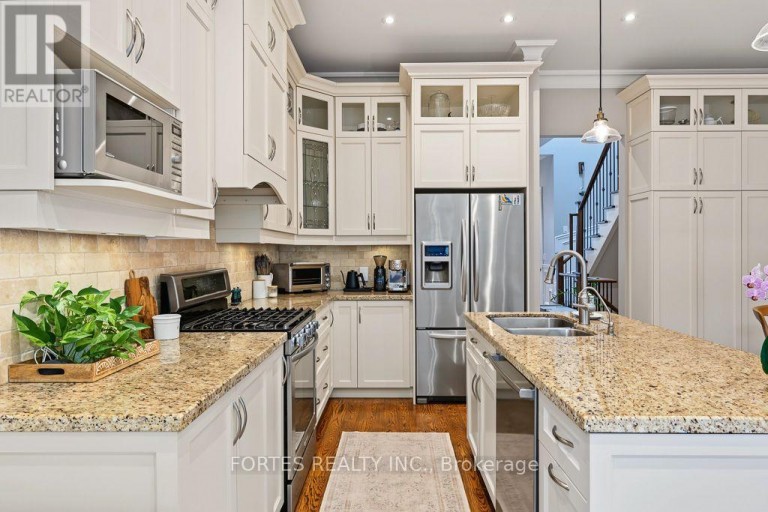 154 HOLBORNE AVENUE, Toronto (Danforth Village-East York), Ontario, M4C2R6