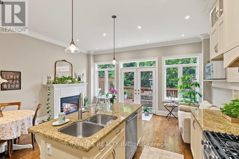 154 HOLBORNE AVENUE, Toronto (Danforth Village-East York), Ontario, M4C2R6
