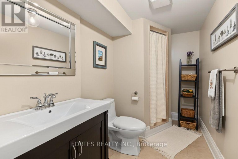 154 HOLBORNE AVENUE, Toronto (Danforth Village-East York), Ontario, M4C2R6