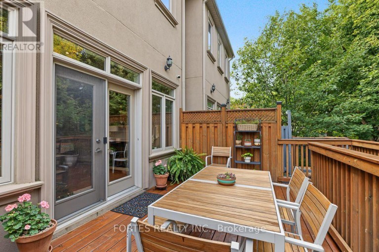 154 HOLBORNE AVENUE, Toronto (Danforth Village-East York), Ontario, M4C2R6