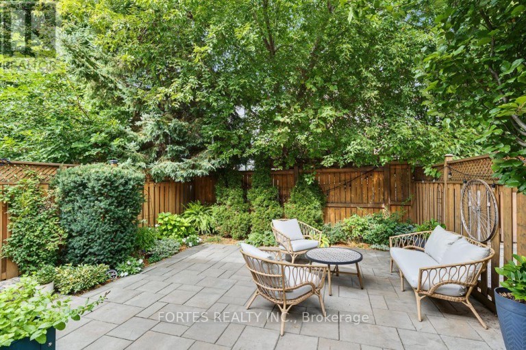 154 HOLBORNE AVENUE, Toronto (Danforth Village-East York), Ontario, M4C2R6