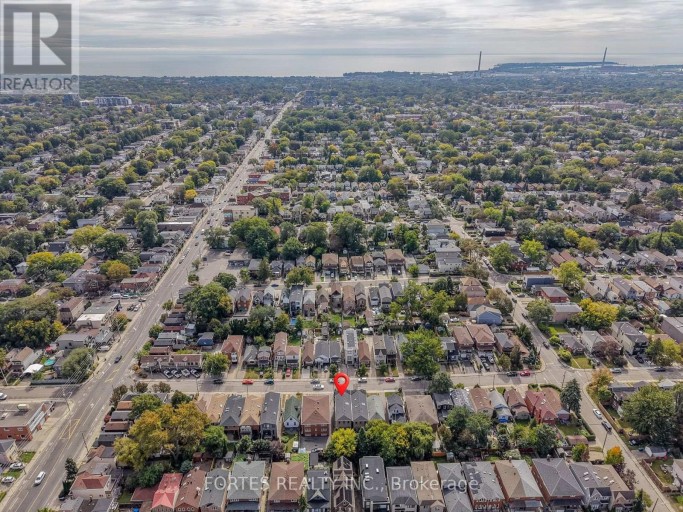 154 HOLBORNE AVENUE, Toronto (Danforth Village-East York), Ontario, M4C2R6