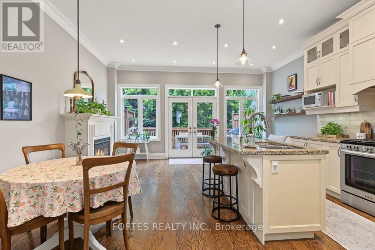 154 HOLBORNE AVENUE, Toronto (Danforth Village-East York), Ontario, M4C2R6