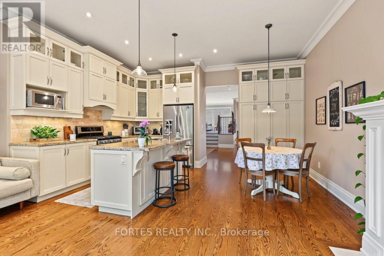 154 HOLBORNE AVENUE, Toronto (Danforth Village-East York), Ontario, M4C2R6