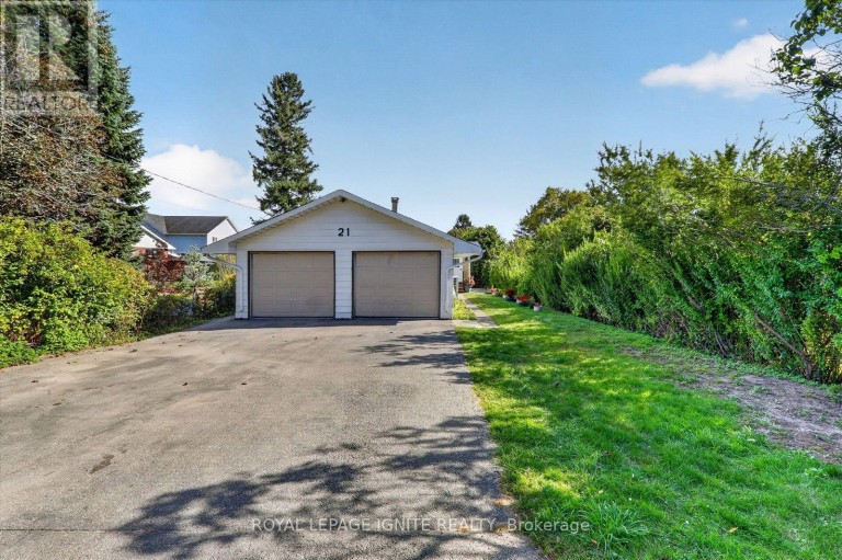 21 DURHAM STREET, Clarington (Bowmanville), Ontario, L1C1H8
