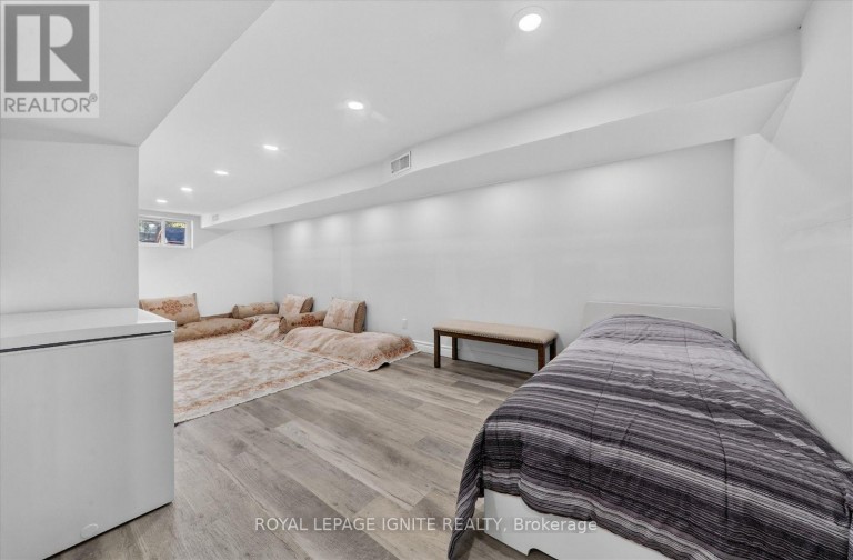 21 DURHAM STREET, Clarington (Bowmanville), Ontario, L1C1H8