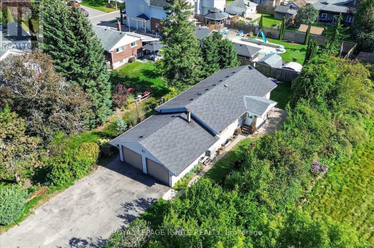 21 DURHAM STREET, Clarington (Bowmanville), Ontario, L1C1H8