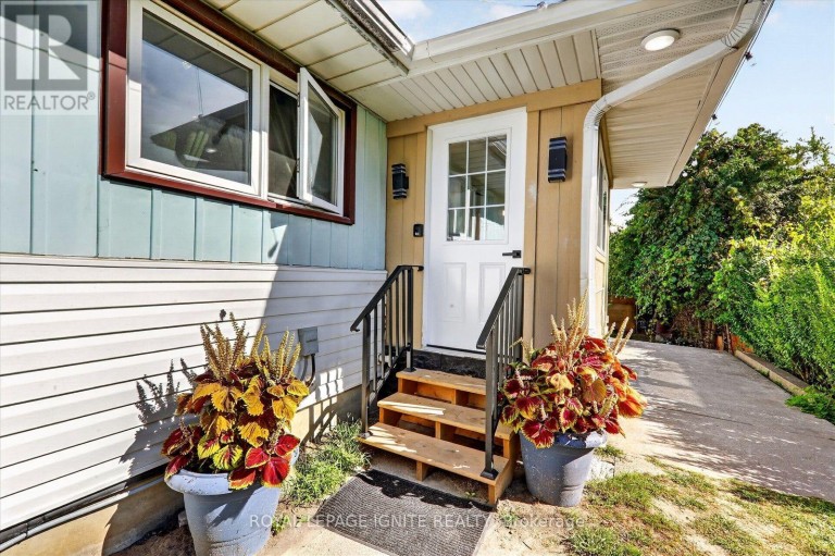 21 DURHAM STREET, Clarington (Bowmanville), Ontario, L1C1H8