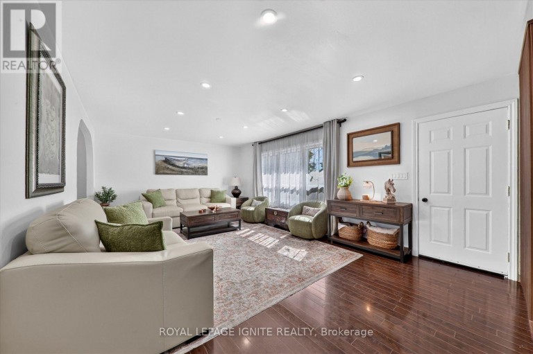 21 DURHAM STREET, Clarington (Bowmanville), Ontario, L1C1H8