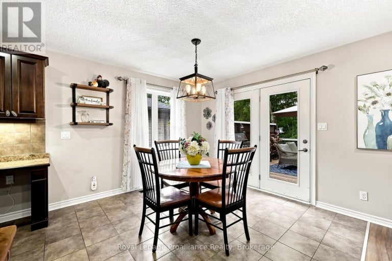 39 LAKEWOOD CRESCENT, Quinte West (Murray Ward), Ontario, K8V5P4