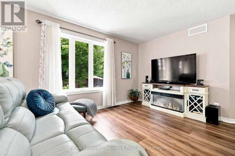 39 LAKEWOOD CRESCENT, Quinte West (Murray Ward), Ontario, K8V5P4