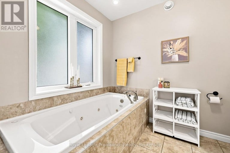 39 LAKEWOOD CRESCENT, Quinte West (Murray Ward), Ontario, K8V5P4