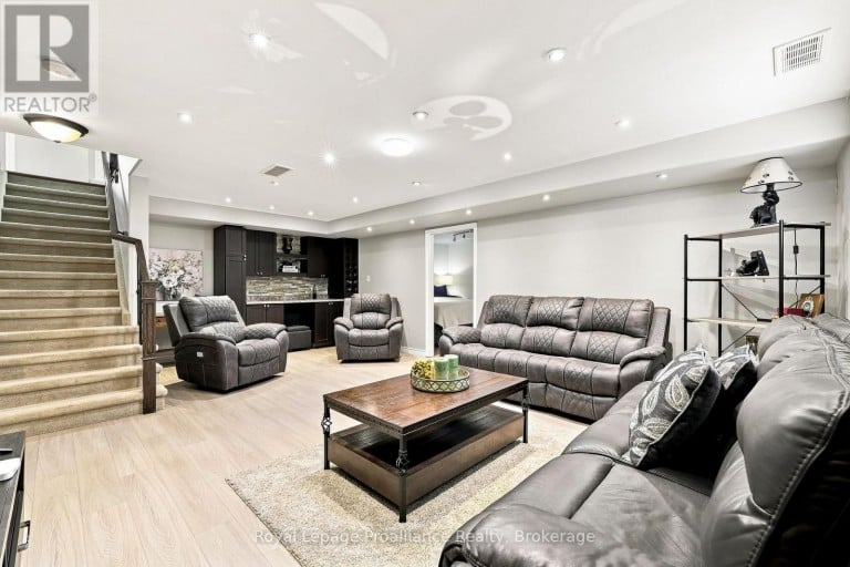 39 LAKEWOOD CRESCENT, Quinte West (Murray Ward), Ontario, K8V5P4