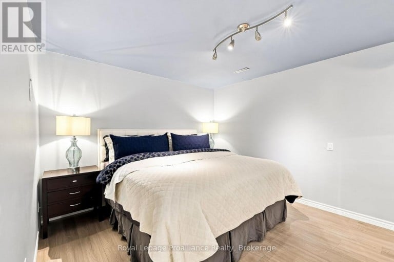 39 LAKEWOOD CRESCENT, Quinte West (Murray Ward), Ontario, K8V5P4