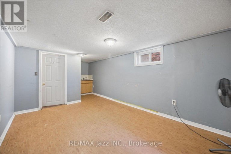 315 CADILLAC AVENUE S, Oshawa (Central), Ontario, L1H5Z9