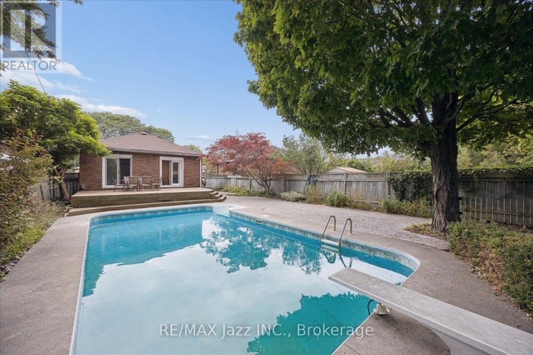 315 CADILLAC AVENUE S, Oshawa (Central), Ontario, L1H5Z9