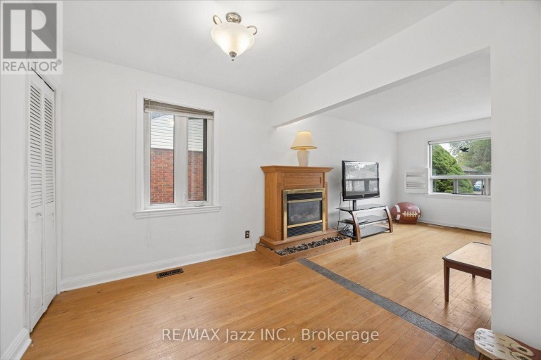 315 CADILLAC AVENUE S, Oshawa (Central), Ontario, L1H5Z9