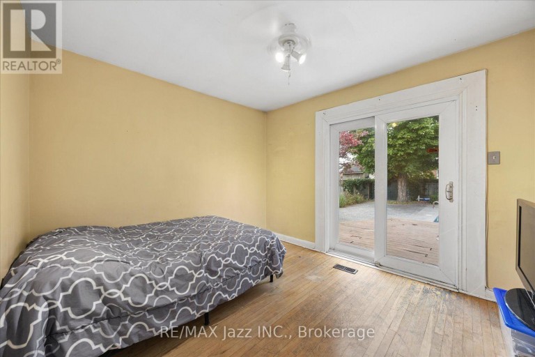 315 CADILLAC AVENUE S, Oshawa (Central), Ontario, L1H5Z9