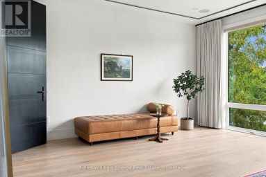 17 WALFORD ROAD Toronto (Kingsway South) Ontario photo 24