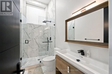 17 WALFORD ROAD Toronto (Kingsway South) Ontario photo 34