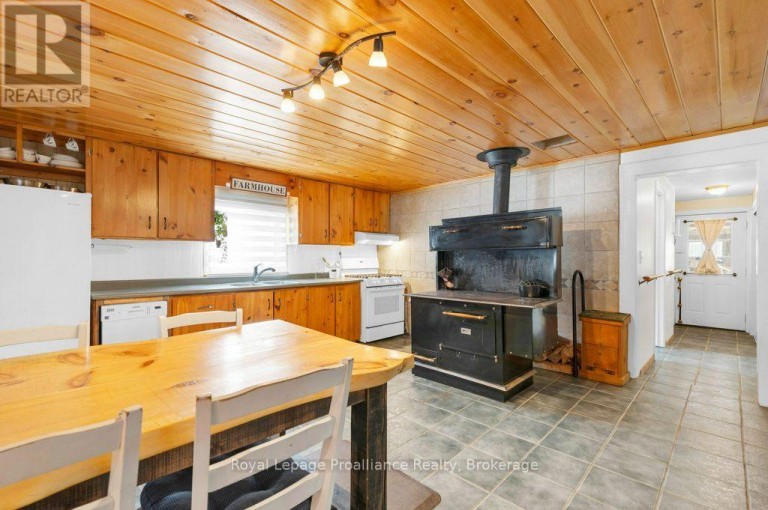 369 5TH CONCESSION RD S ROAD, Addington Highlands (Addington Highlands), Ontario, K0H1P0