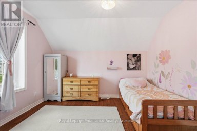 209 DUNDAS ST. E. STREET Quinte West (Trenton Ward) Ontario photo 23