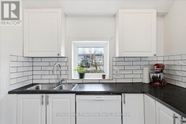 209 DUNDAS ST. E. STREET Quinte West (Trenton Ward) Ontario photo 9