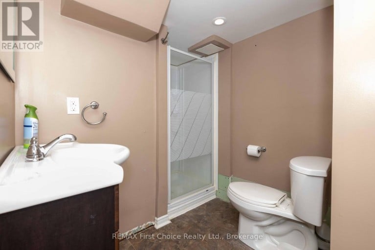 322 OGDEN STREET, Thunder Bay (East End), Ontario, P7C2N3