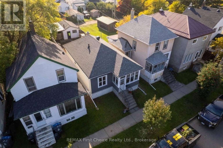 322 OGDEN STREET, Thunder Bay (East End), Ontario, P7C2N3