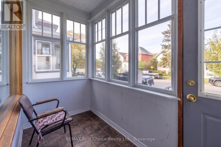 322 OGDEN STREET, Thunder Bay (East End), Ontario, P7C2N3