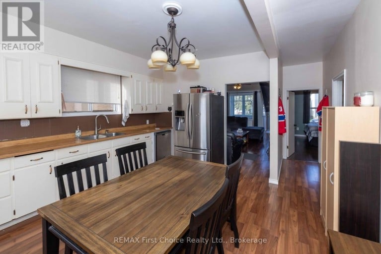 322 OGDEN STREET, Thunder Bay (East End), Ontario, P7C2N3