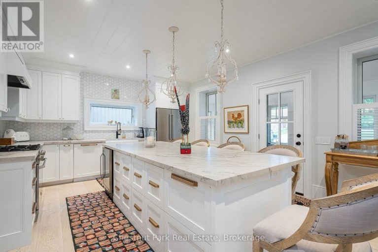 21 ELIZABETH STREET E, Clearview (Creemore), Ontario, L0M1G0