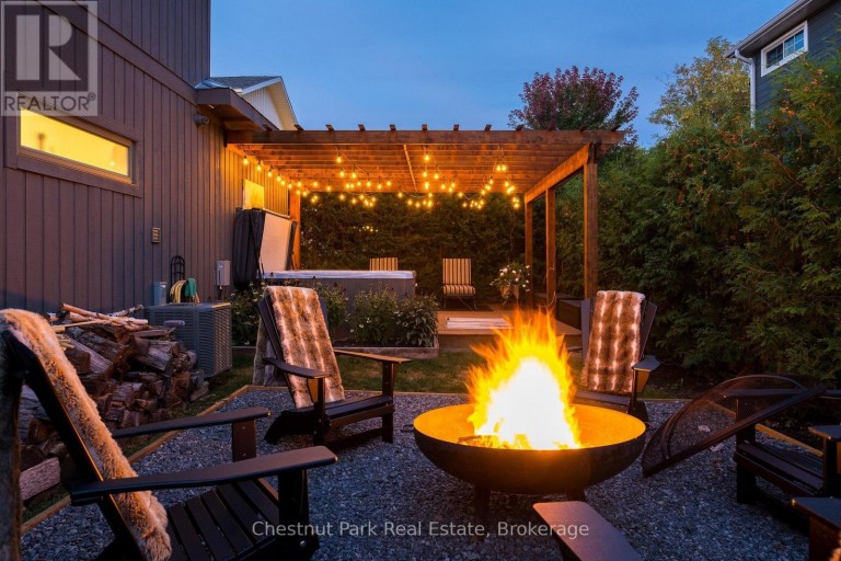 21 ELIZABETH STREET E, Clearview (Creemore), Ontario, L0M1G0