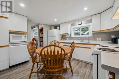 320 GARAFRAXA STREET E Centre Wellington (Fergus) Ontario photo 15