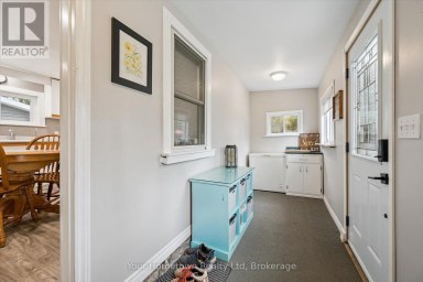 320 GARAFRAXA STREET E Centre Wellington (Fergus) Ontario photo 26