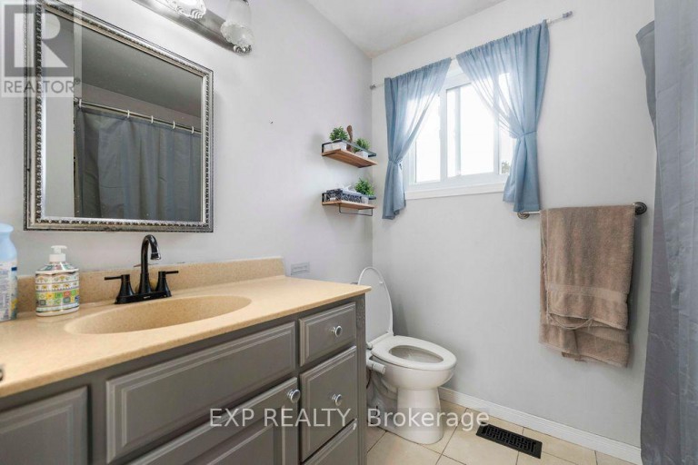 167 SINCLAIR AVENUE, Oshawa (Vanier), Ontario, L1J1W1
