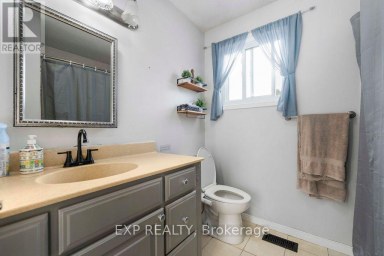 167 SINCLAIR AVENUE Oshawa (Vanier) Ontario photo 17