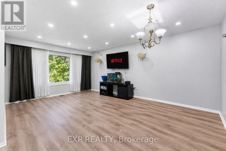 167 SINCLAIR AVENUE, Oshawa (Vanier), Ontario, L1J1W1