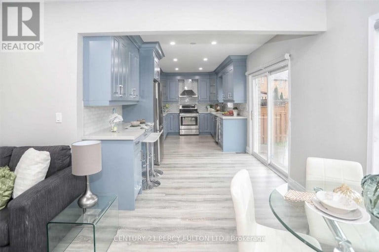 9 VALLEYPARK CRESCENT, Brampton (Fletcher's Meadow), Ontario, L7A1X8