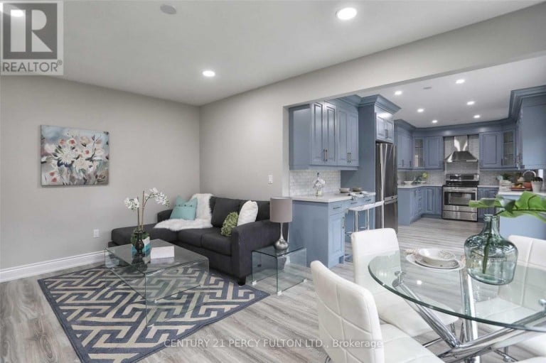 9 VALLEYPARK CRESCENT, Brampton (Fletcher's Meadow), Ontario, L7A1X8