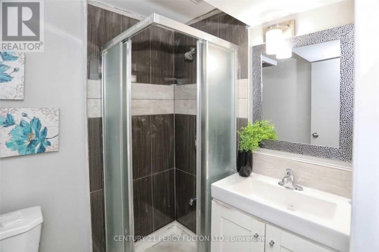 9 VALLEYPARK CRESCENT, Brampton (Fletcher's Meadow), Ontario, L7A1X8