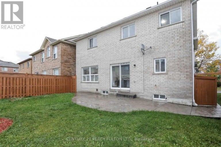 9 VALLEYPARK CRESCENT, Brampton (Fletcher's Meadow), Ontario, L7A1X8