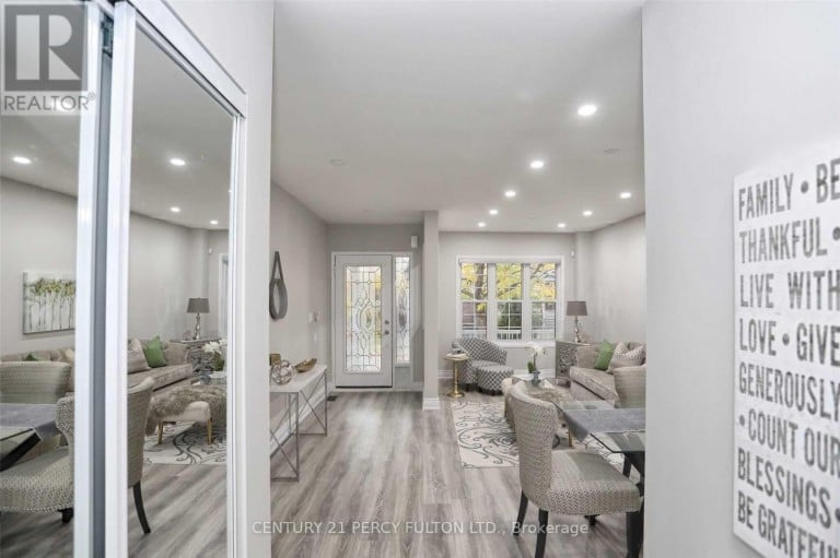 9 VALLEYPARK CRESCENT, Brampton (Fletcher's Meadow), Ontario, L7A1X8