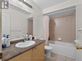 4 EVELYN WIGGINS DRIVE Toronto (York University Heights) Ontario photo 20