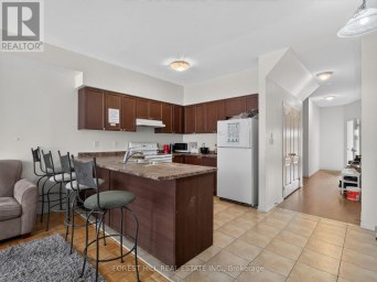 4 EVELYN WIGGINS DRIVE Toronto (York University Heights) Ontario photo 3