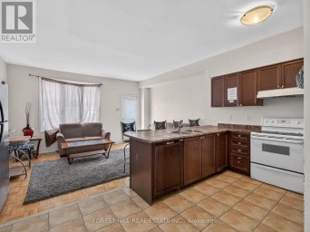 4 EVELYN WIGGINS DRIVE Toronto (York University Heights) Ontario photo 4