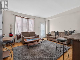 4 EVELYN WIGGINS DRIVE Toronto (York University Heights) Ontario photo 6