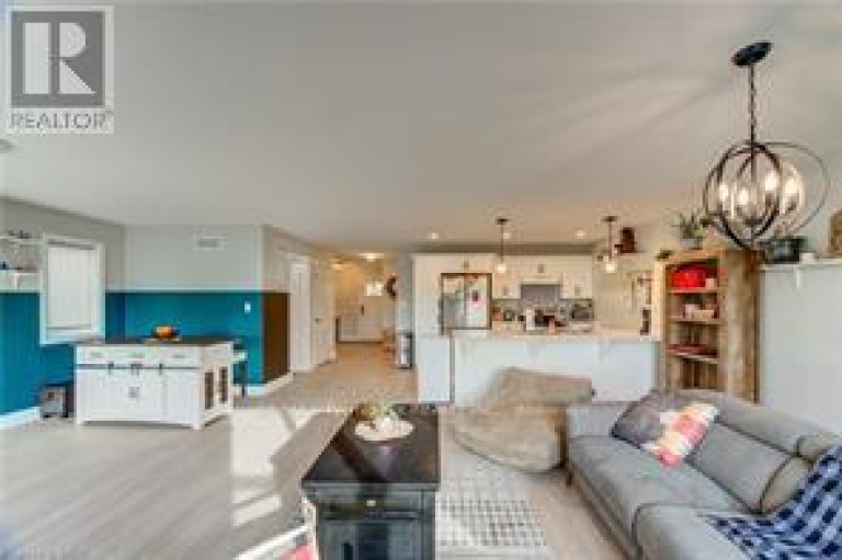 195 CHARLES STREET E, Ingersoll (Ingersoll - South), Ontario, N5C1K3