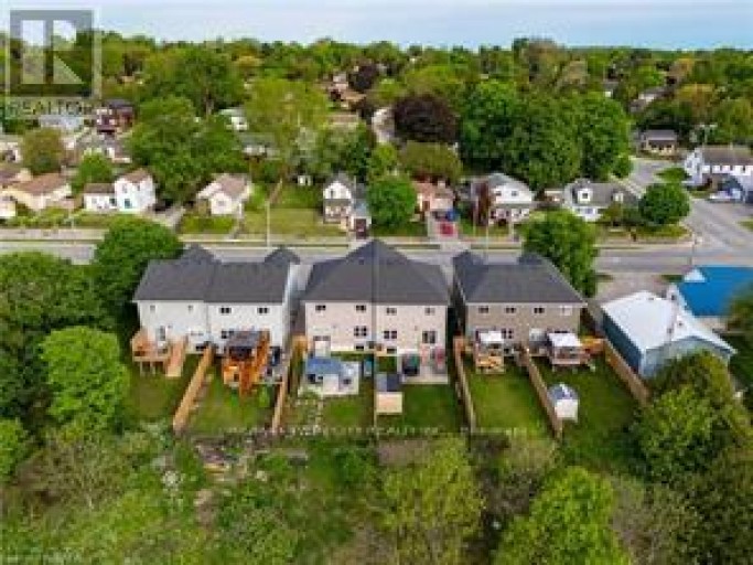 195 CHARLES STREET E, Ingersoll (Ingersoll - South), Ontario, N5C1K3
