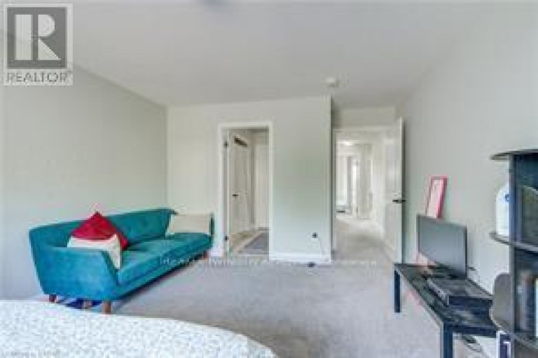 195 CHARLES STREET E, Ingersoll (Ingersoll - South), Ontario, N5C1K3